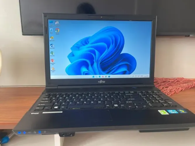 Notebook FujiTsu | SSD 120GB | Excelente Estado | MTECHCG