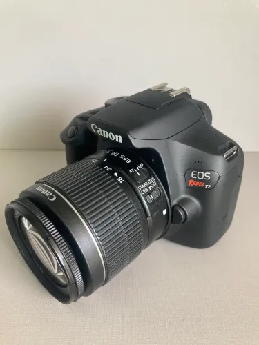 Câmera Canon Eos T7 - apenas 4.4 k cliques - novinha