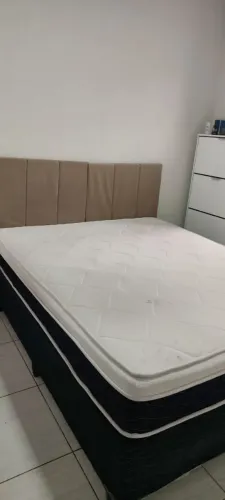 Cama de casal Queen