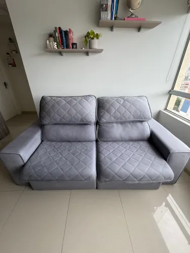 Sofá retrátil e reclinável