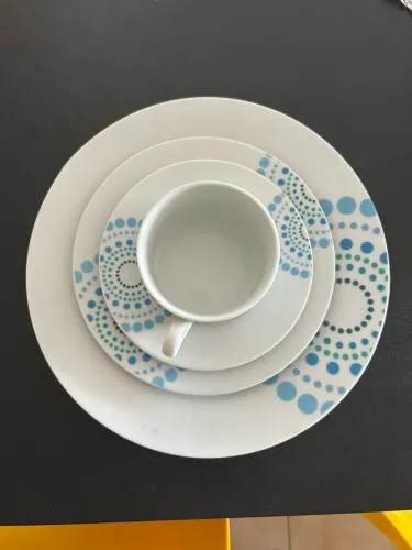 Conjunto de pratos