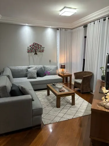 Apartamento para Alugar na Chácara Klabin com 3 Dormitórios, 1 Suíte, Varanda e Piscina ,1