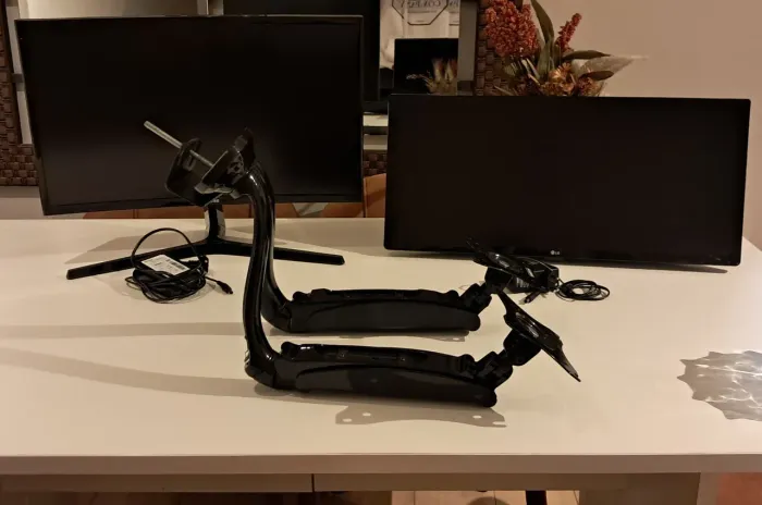Kit 2 Monitores + Suporte Brasforma | Samsung Curvo 24" 144Hz + LG Ultrawide 25"