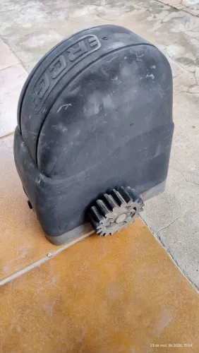 Vende-se motor de portão