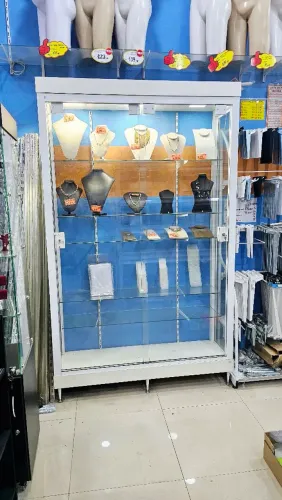 Vitrine de Parede com Prateleira Móveis + Instalação