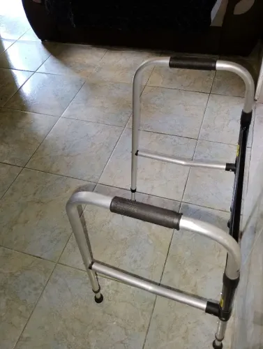 Vendo andador novo