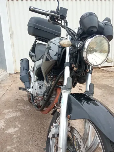 Vende-se FAZER YS 250