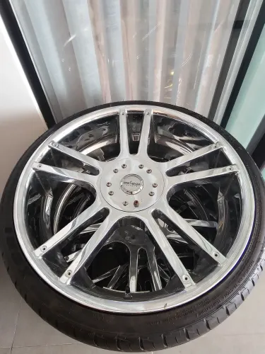 Conjunto roda multiuro aro 20 com pneu novo