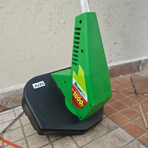 Cortador de grama e rastelo