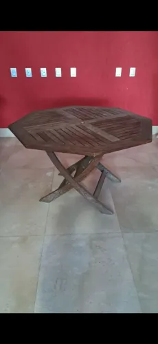 2 Mesas de madeira