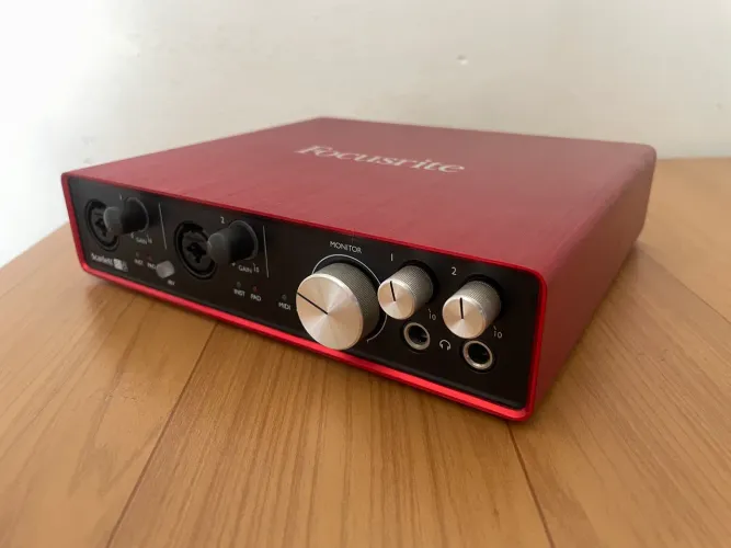 Focusrite Scarlett 6i6 - Perfeito Estado