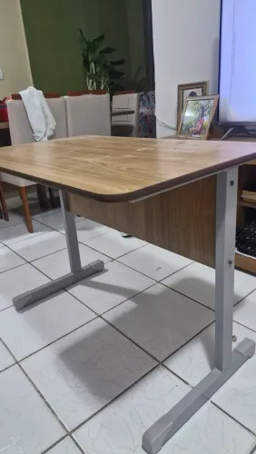 Mesa de Escritório / Escrivaninha Amadeirada - Ótimo Estado