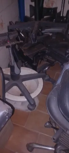 DOAÇÃO ESTOQUE DE CADEIRAS PRA ESCRITÓRIO PRA RECUPERAÇÃO