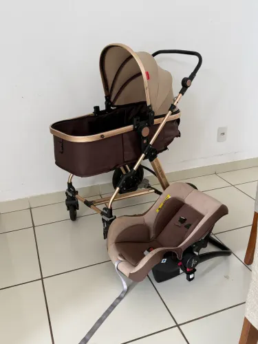Carrinho de bebê + bebê conforto