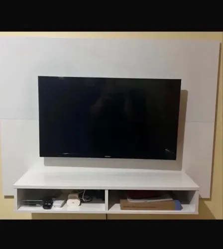 Painel Suspenso para TV de até 43" - Branco (Ótimo Estado)