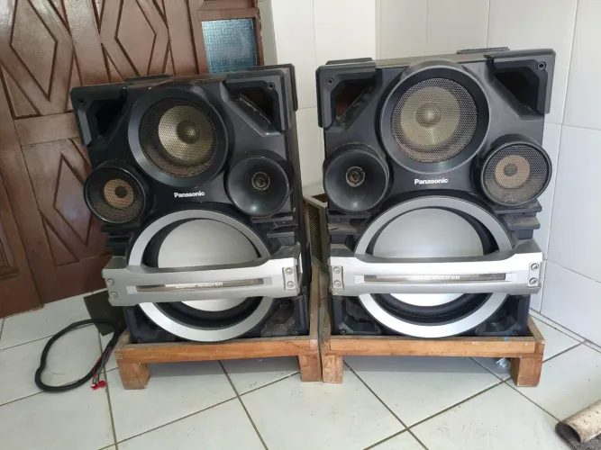 Par de Caixas Panasonic(15 Polegadas)