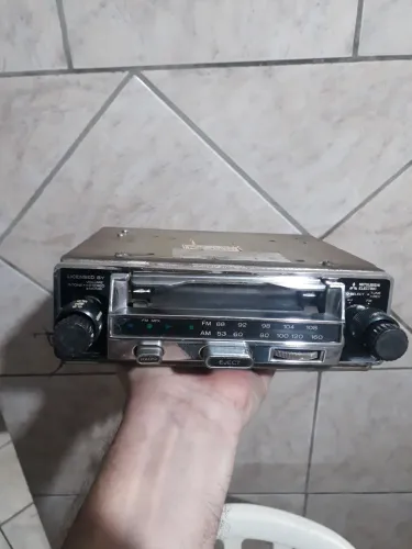 Auto Rádio e Toca Fitas Mitsubishi