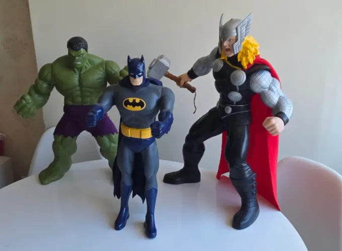 Bonecos super heróis grandes muito conservados