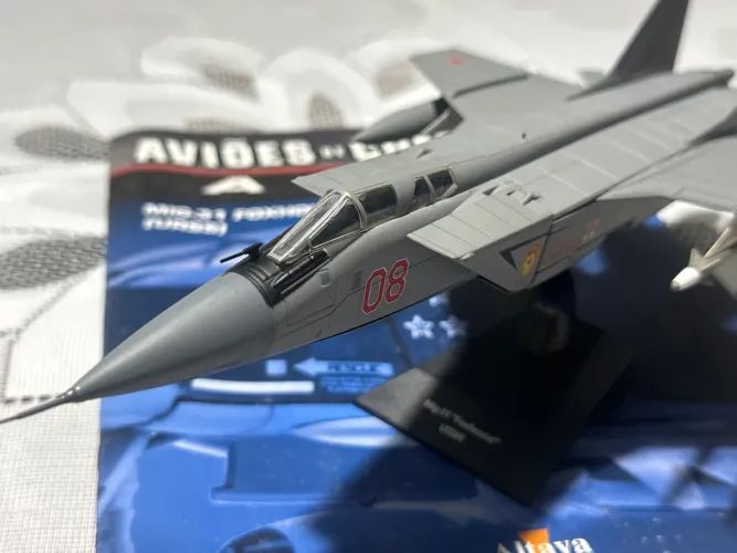 MIG-31 Foxhound - Miniatura Aviões de Combate a Jato Planeta De Agostini 1:72