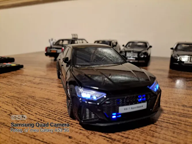 Miniatura Audi RS 7 Sportbsck escala 1/24