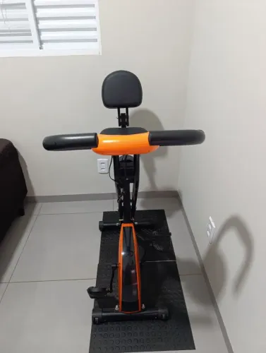 Bicicleta ergométrica vertical