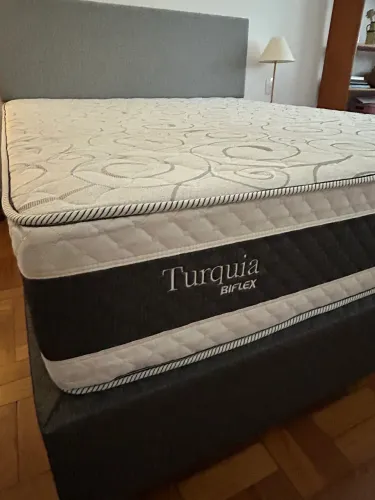Cama queen (colchão + box)