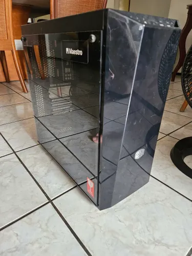 Gabinete Cooler Master