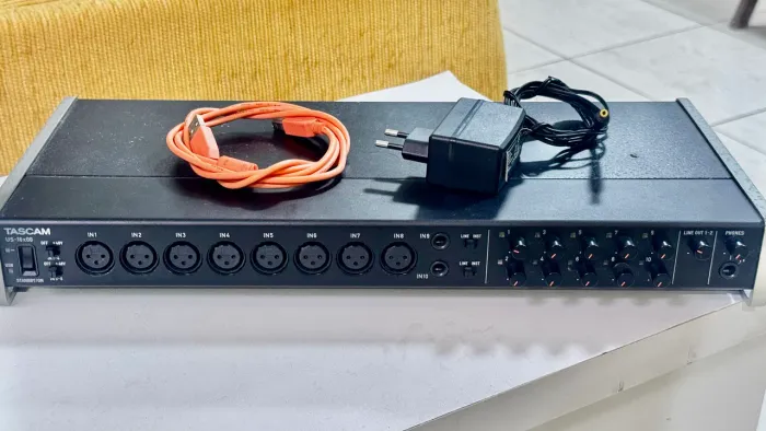 Interface de áudio TASCAM US - 16x08
