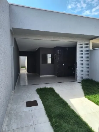 Casa de 3 Quartos no Jd das Hortências Goiãnia