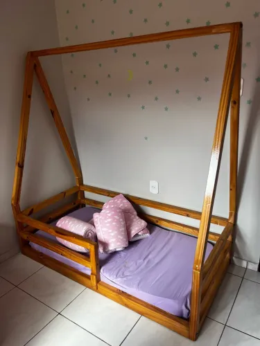 Cama infantil + colchão incluso 