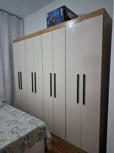 Guarda roupa 8 portas