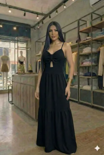 Vestido com abertura no busto