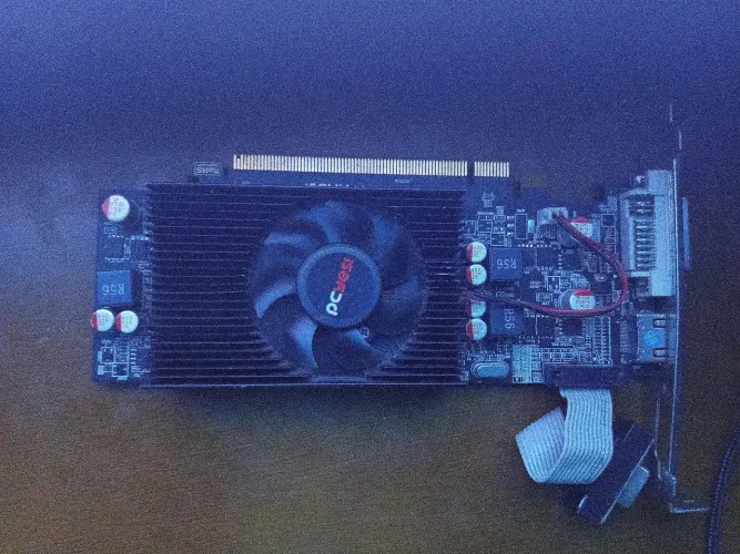 Placa de Vídeo AMD r7 240