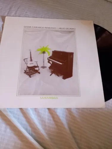 Vinil Cesar Camargo Mariano e Hélio Delmiro