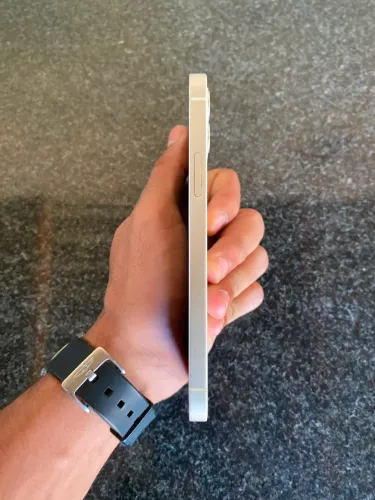 vende se iPhone 12