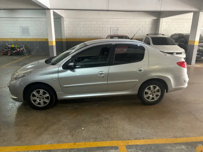 Peugeot 207 Sedan Passion XR 1.4 Flex 8V 4P 2013
