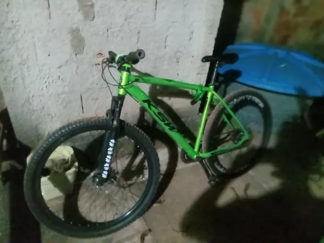Bicicleta aro 29 ksw verde documentada freios e passadores shimano