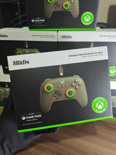 Controle 8bitdo Ultimate C Verde Com Fio Para Xbox PC RGB Hall Effect