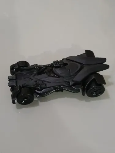 BATMÓVEL LIGA DA JUSTIÇA COM CANHÕES HOT WHEELS