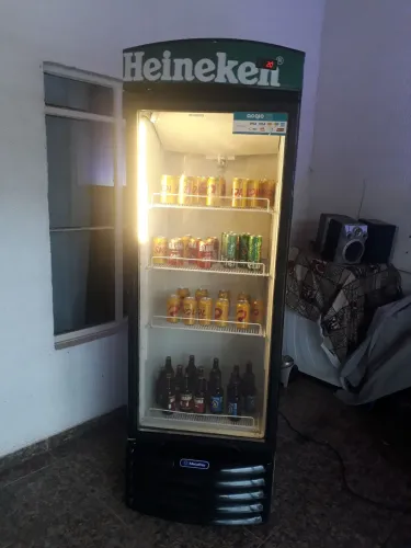 Expositora de cerveja metalfrio 127v