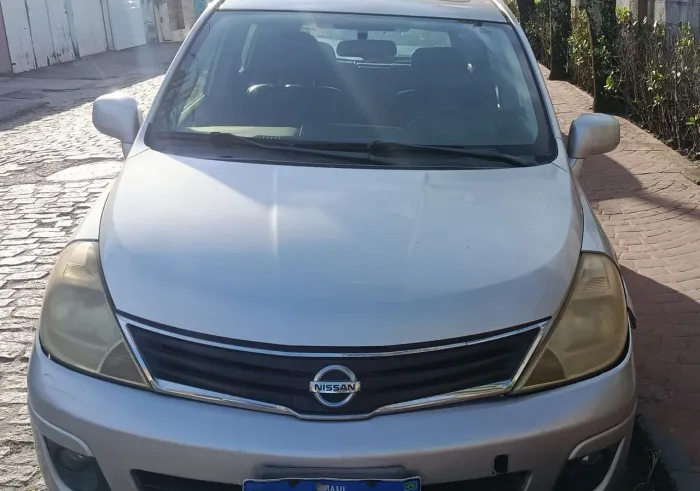 Nissan Tiida SL 1.8/1.8 Flex 16V Aut. 2011
