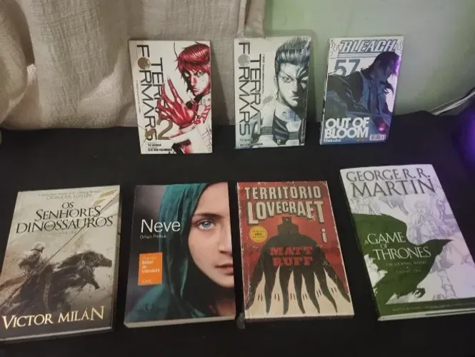 Livros e Mangás