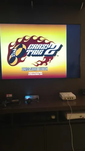 Dreamcast com um controle + cabos (recapeado)