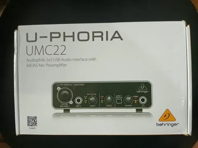 Placa de Áudio Behringer UCM22