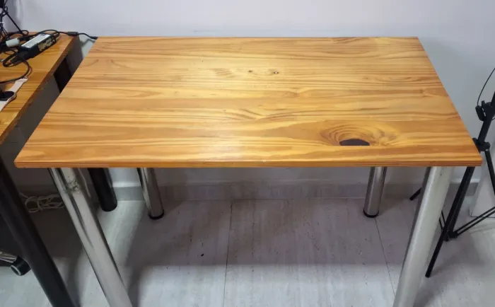 Mesa de pinus para escritório  1,20m x 0,60