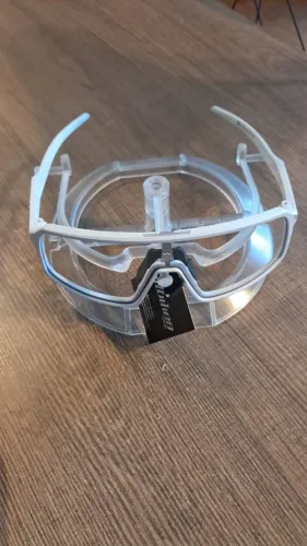 Oculos Sutro Lens photochromic Armação matte white Oakley (0OO *9937)