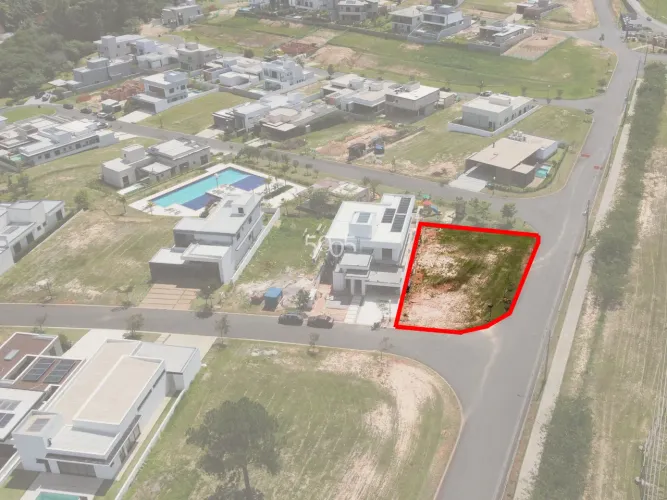 Terreno à venda no condomínio Villas do Golf, com 611m² de área útil. Excelente lote com ó