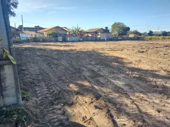 BOM NEGÓCIO: Terreno - 1815m² - BR 101 Imbituba - Possibilidade de loteamento