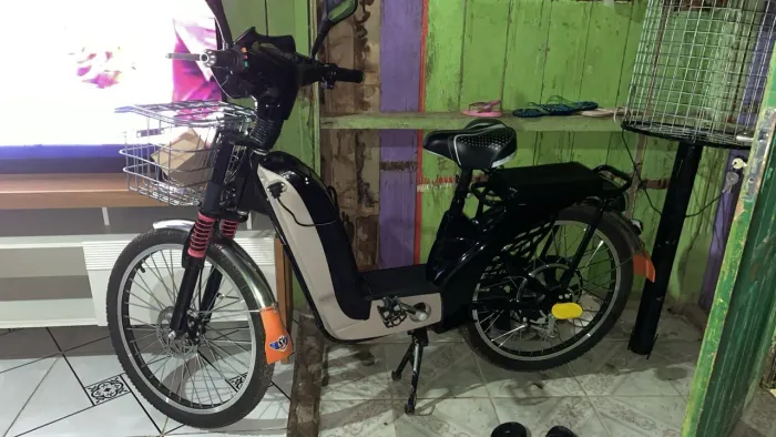 Vendo uma bicicleta elétrica novinha 