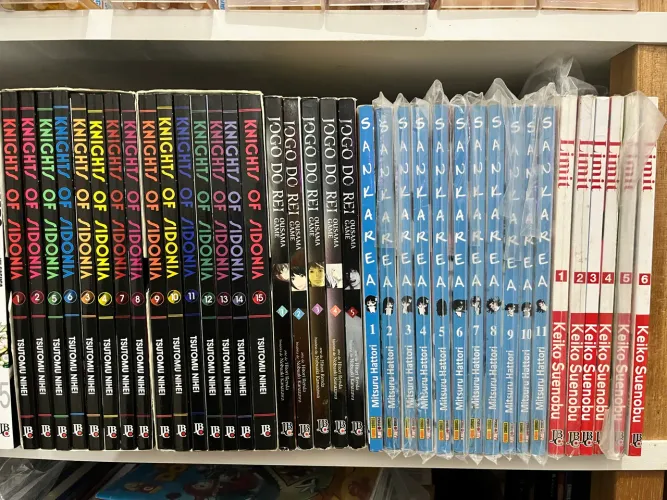 Lote 4 coleções completas 37 mangas
